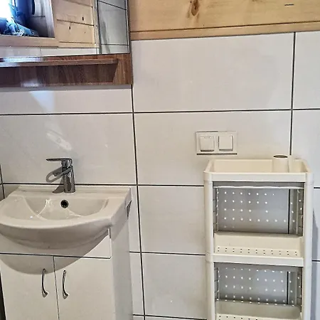 Family In Near Lighthouse ニエホジェ